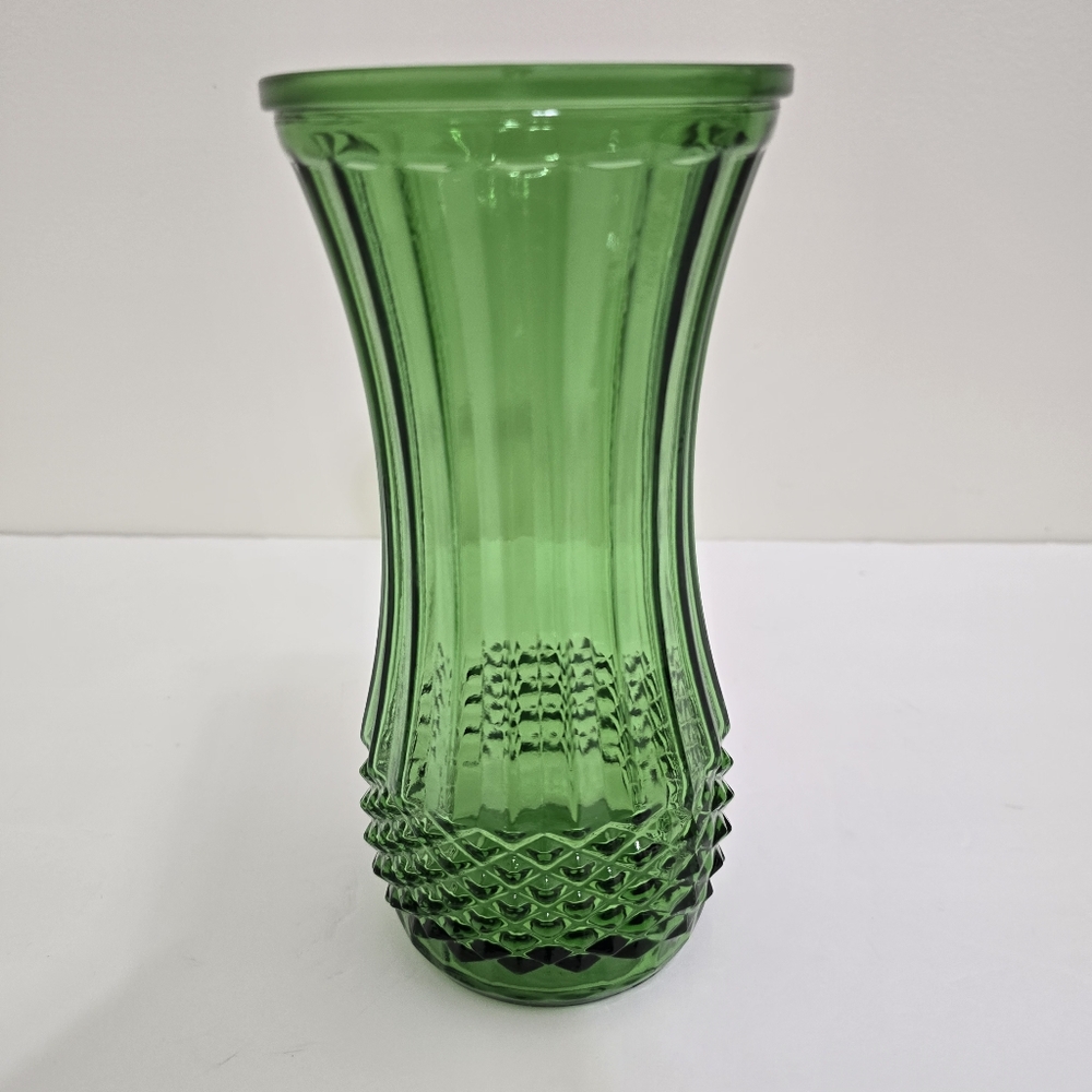 vintage 8.5" Hoosier Glass Diamond Cut Ribbed Vase Emerald Green‎ Flowers Decor